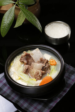石锅牛排豆腐汤