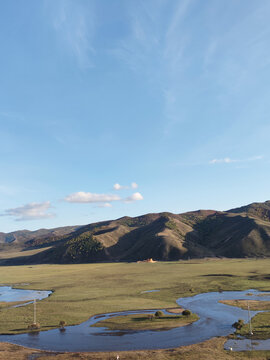 草原山川蜿蜒河流