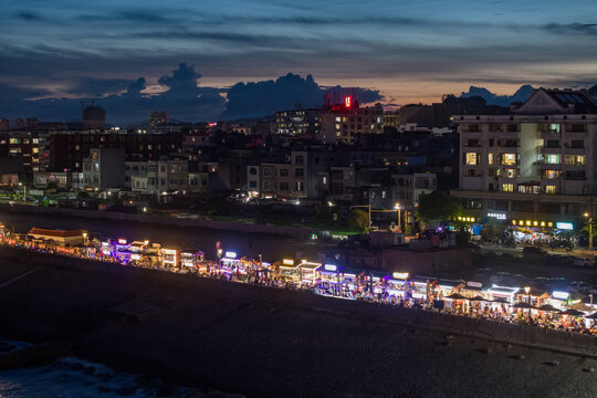 南门湾小吃街夜景