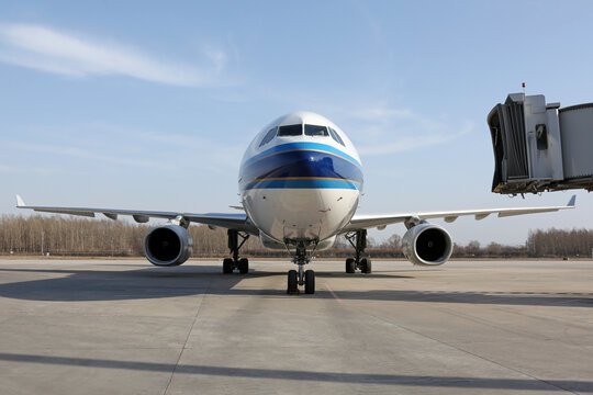 南方航空空客A330飞机正面