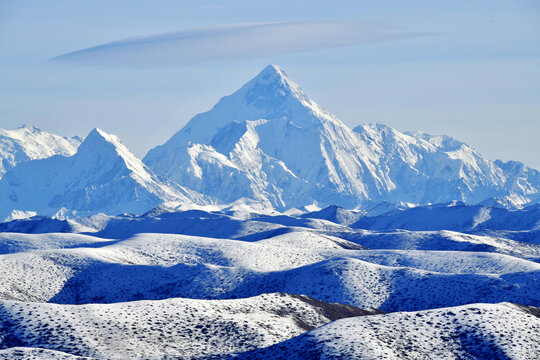 贡嘎山