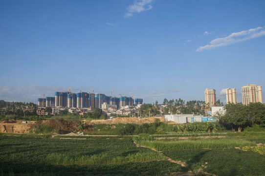 乡村边的城市建设