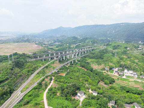 山脚下的铁路