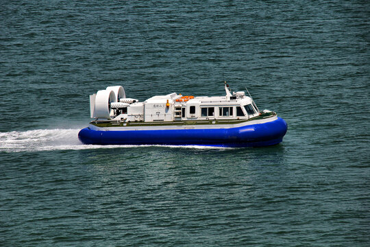 海上气垫船