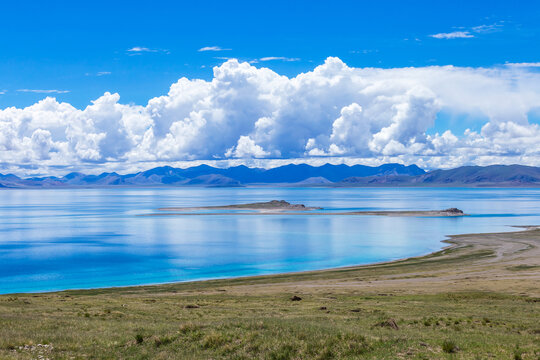 西藏高原扎日南木措美景