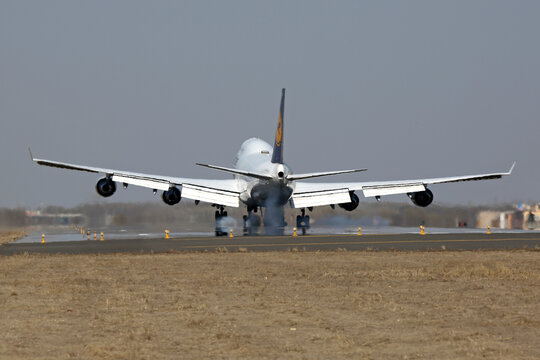 降落中的波音B747飛機