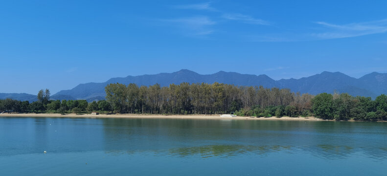 富春江景色