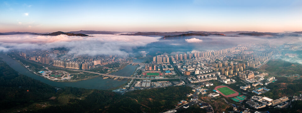 贵州村超圣地县城全景