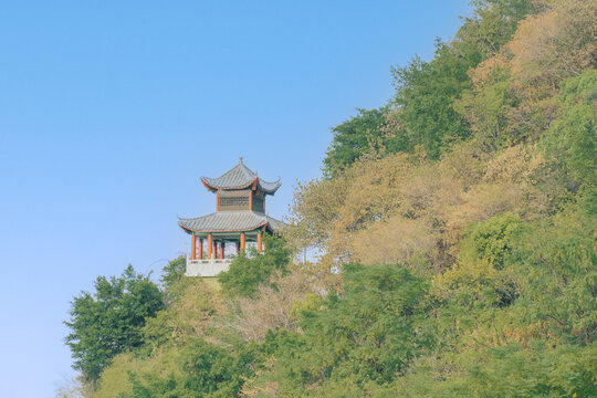 广西柳州灯台山登台亭
