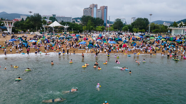 航拍大连傅家庄海滨浴场