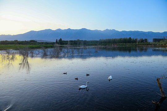 新疆温泉湖