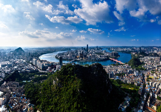 广西柳州马鞍山和市区全景