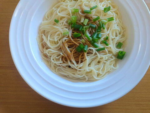 小葱拌面美食