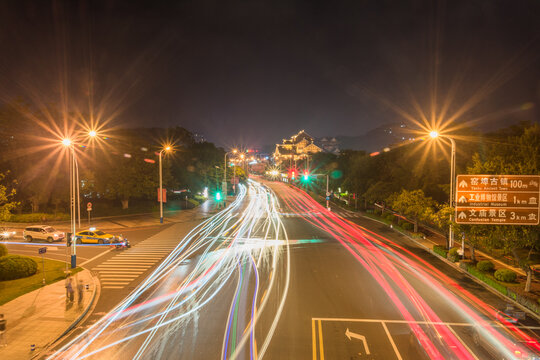 夜景车水马龙