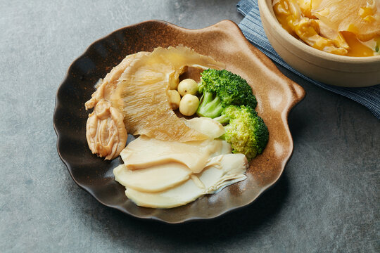 鸭掌花胶鲍鱼金汤捞饭