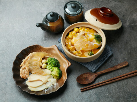 鸭掌花胶鲍鱼金汤捞饭