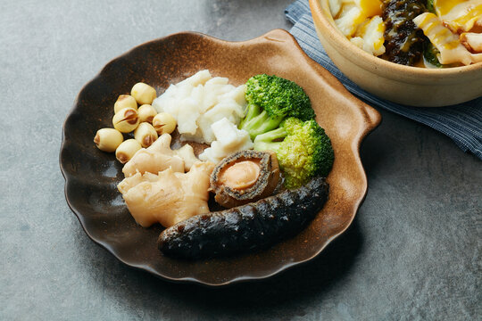 海参鸭掌鱼翅金汤捞饭