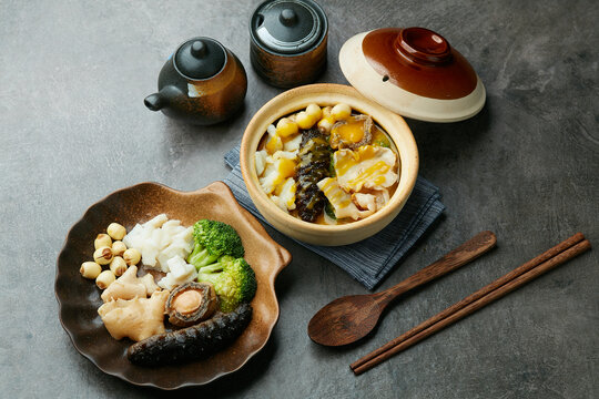 海参鸭掌鱼翅金汤捞饭