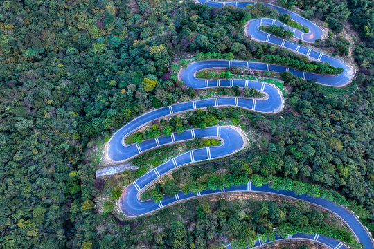 航拍下的盘山公路