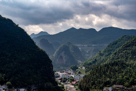 万峰林山间村落