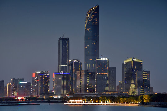 苏州金鸡湖国金中心城市风光夜景