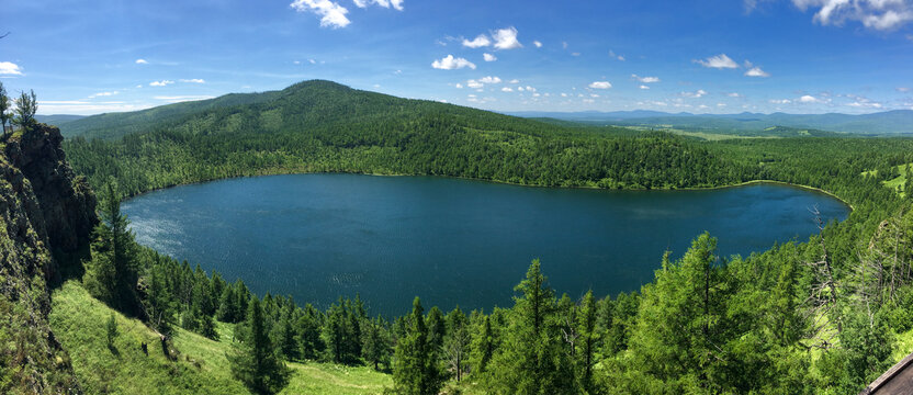 阿尔山驼峰岭天池