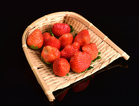 云南牛奶草莓