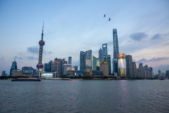 上海浦东陆家嘴地标建筑群全景