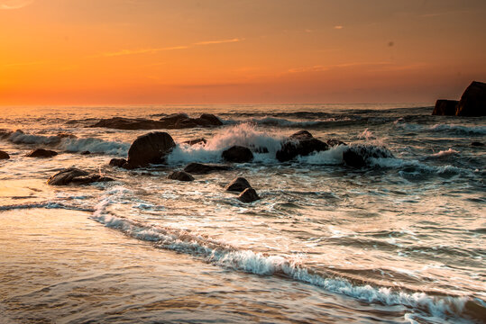 海上日出