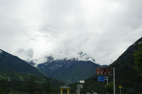 川藏线风光高山积雪雪山