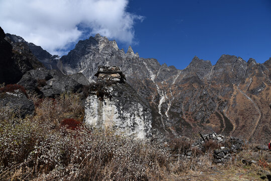 石头山