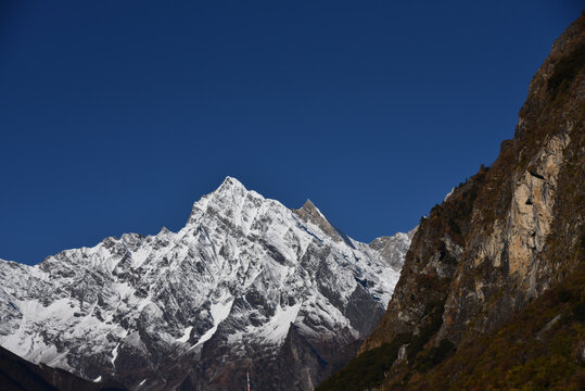 雪山山峰