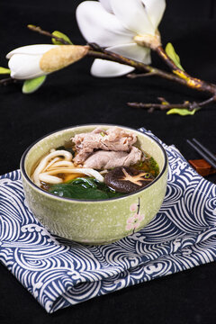 日式牛肉烏冬面