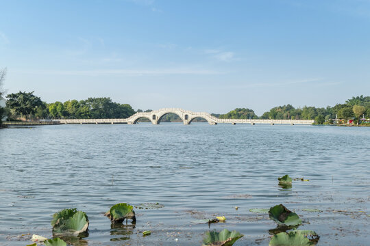 大足龙水湖湿地公园拱桥