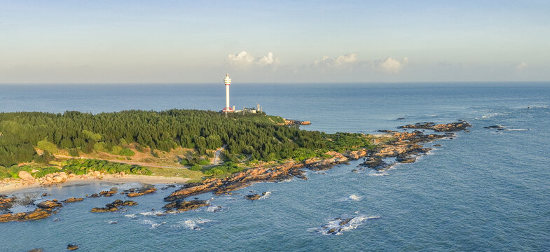 海南文昌木兰湾海滩礁石