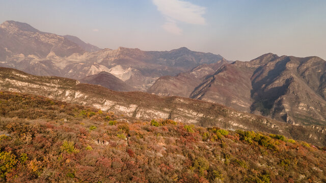 航拍北京房山坡峰岭秋日红叶