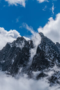 毕棚沟雪山