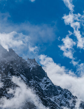 毕棚沟雪山