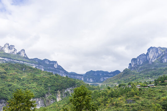 前往金佛山路上