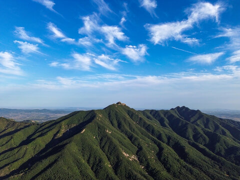 群山连绵