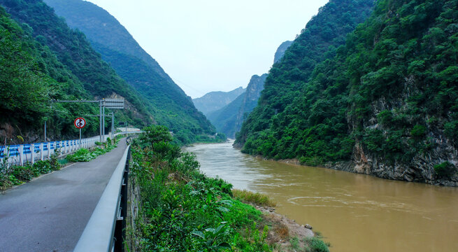 美酒河赤水河茅台镇酱香酒