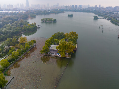 航拍济南大明湖雪景