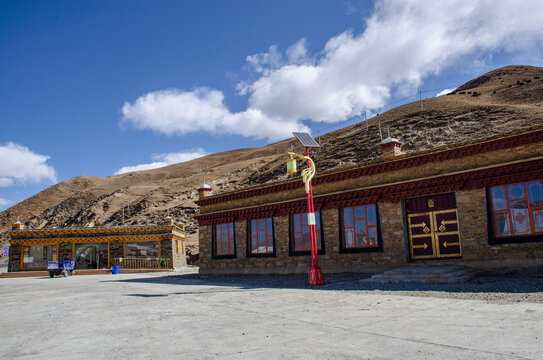 四川藏区甘孜州风光藏式建筑