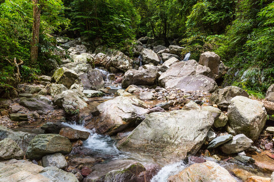 山涧流水