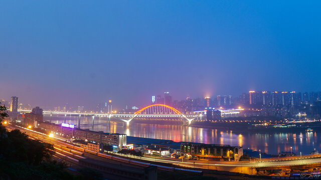 重庆长江两岸夜景