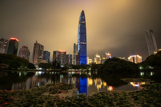 水倒影深圳夜景京基一百大厦