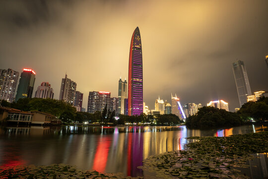 荔枝公园水倒影深圳高楼夜景