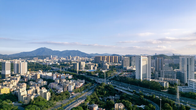 城市高楼深圳龙岗交通梧桐山