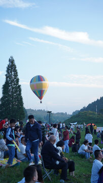 千野草场景区游客