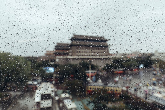 雨天前门